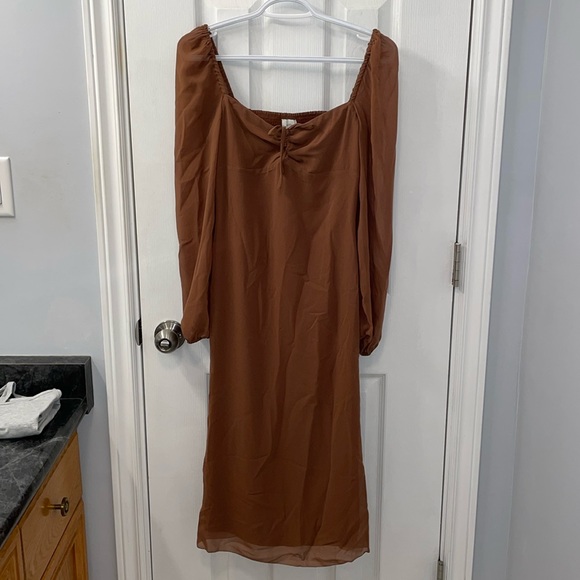 Aritzia Jaqueline Dress - Picture 3 of 5